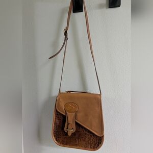Skiathos Elegant Tan Leather Crossbody Bag